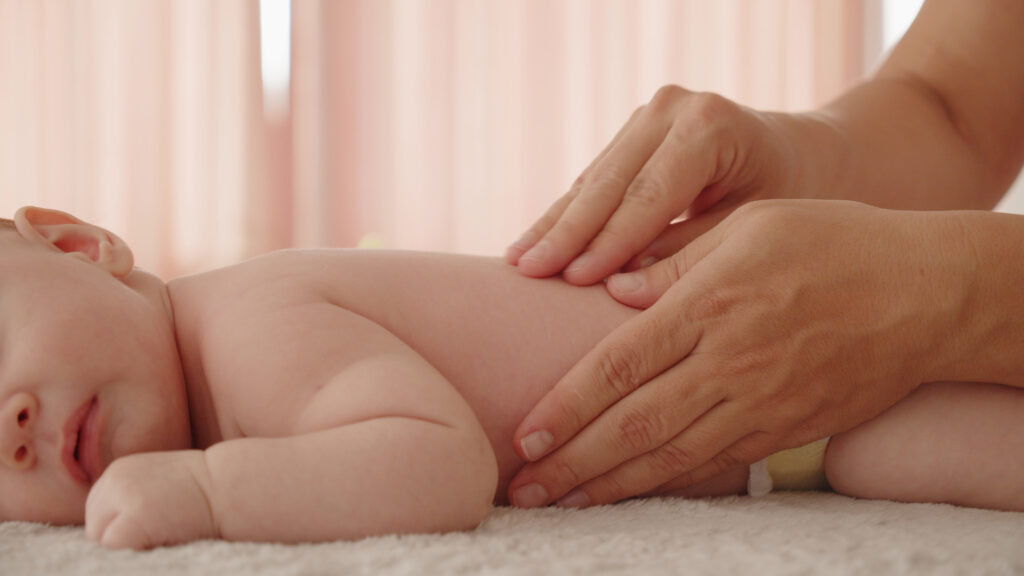 Babymassage. Doula, Geburtsvorbereitung, Stillberatung, Bad Schönborn, Geschwisterkurs, Kursraum